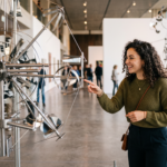 Kinetische Kunst – Kyra Vertes berichtet über Werke, die sich bewegen und verändern